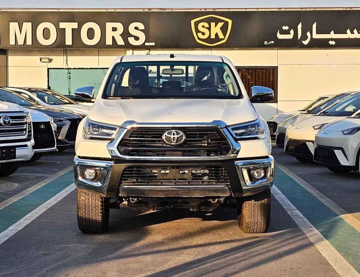 Toyota Hilux SR5 TOYOTA HILUX SR5 WIDE BODY || 2.4L V4 DIESEL M/T / DVD CAMERA / PUSH START / FULL OPTION (CODE # HDM-2-0