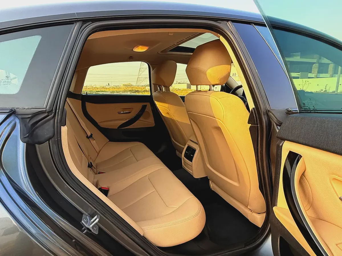 2019 BMW 4-Series 420i GCC Specs in Excellent Condition-12-12