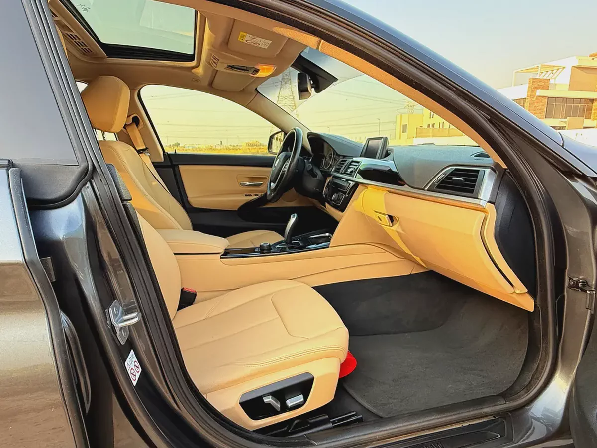 2019 BMW 4-Series 420i GCC Specs in Excellent Condition-13-13