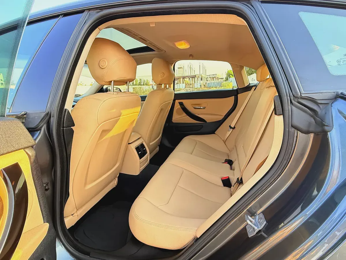 2019 BMW 4-Series 420i GCC Specs in Excellent Condition-14-14