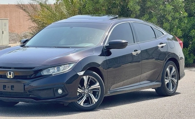 750-Monthly l GCC l Sunroof, Cruise, Camera l Agency Maintained-14