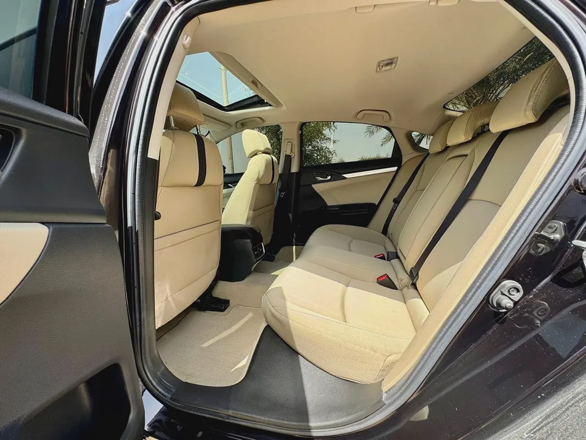750-Monthly l GCC l Sunroof, Cruise, Camera l Agency Maintained