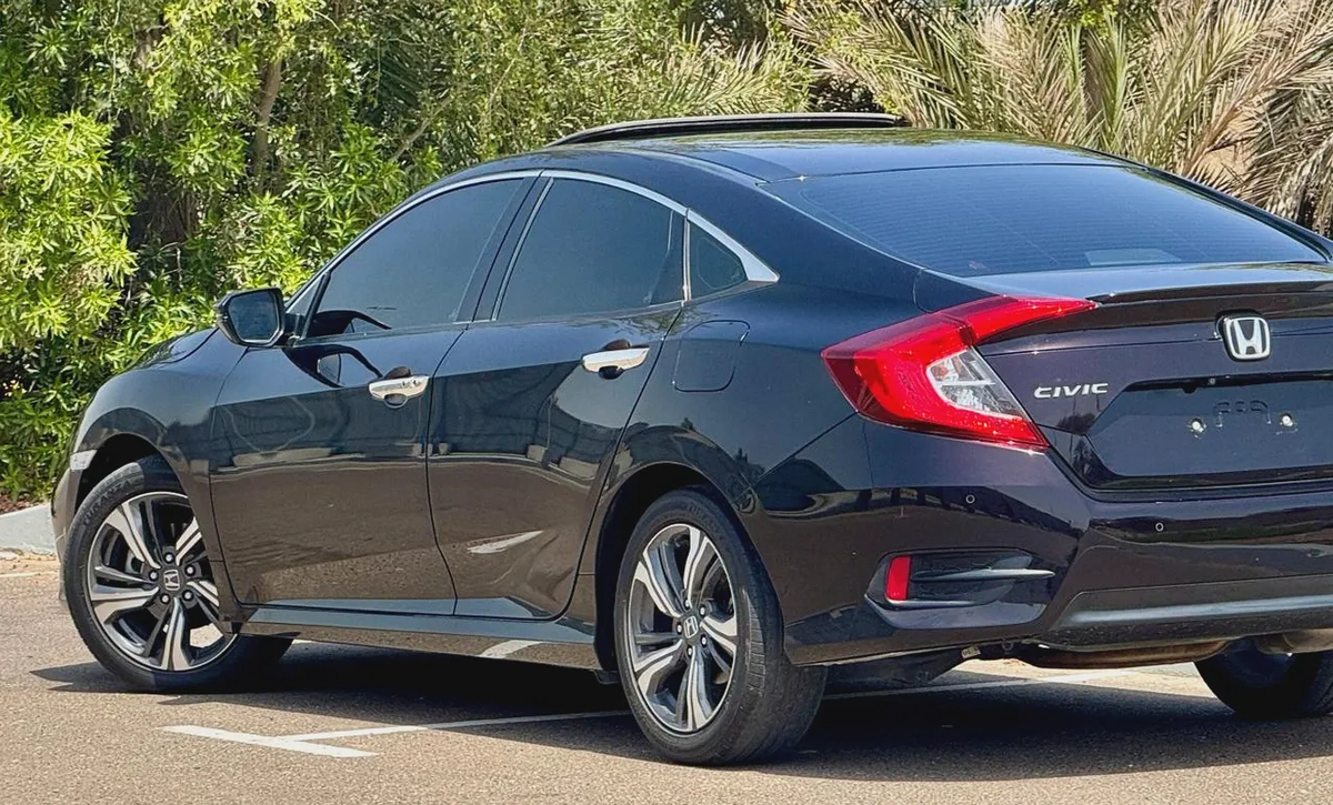 750-Monthly l GCC l Sunroof, Cruise, Camera l Agency Maintained