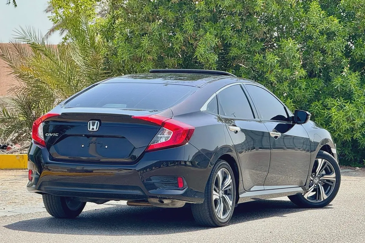 750-Monthly l GCC l Sunroof, Cruise, Camera l Agency Maintained