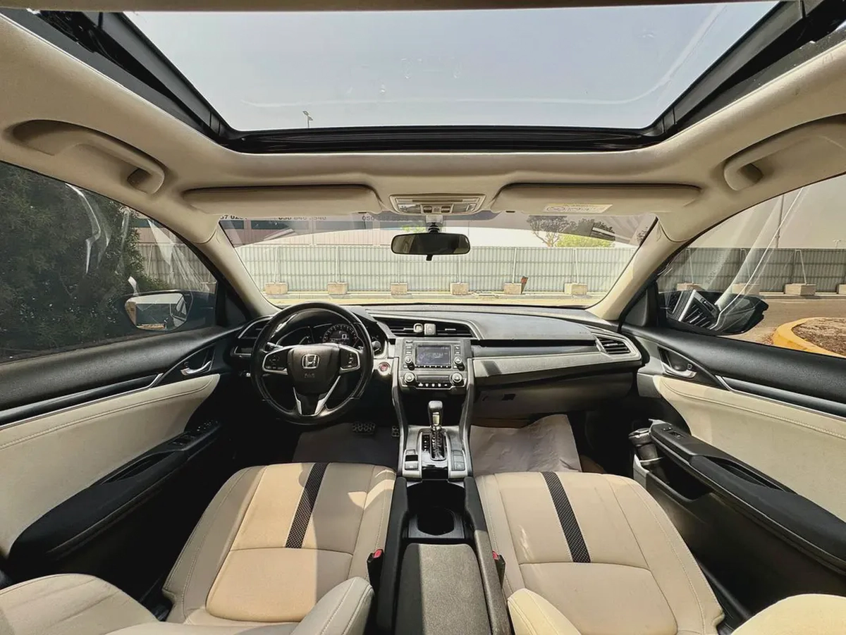 750-Monthly l GCC l Sunroof, Cruise, Camera l Agency Maintained
