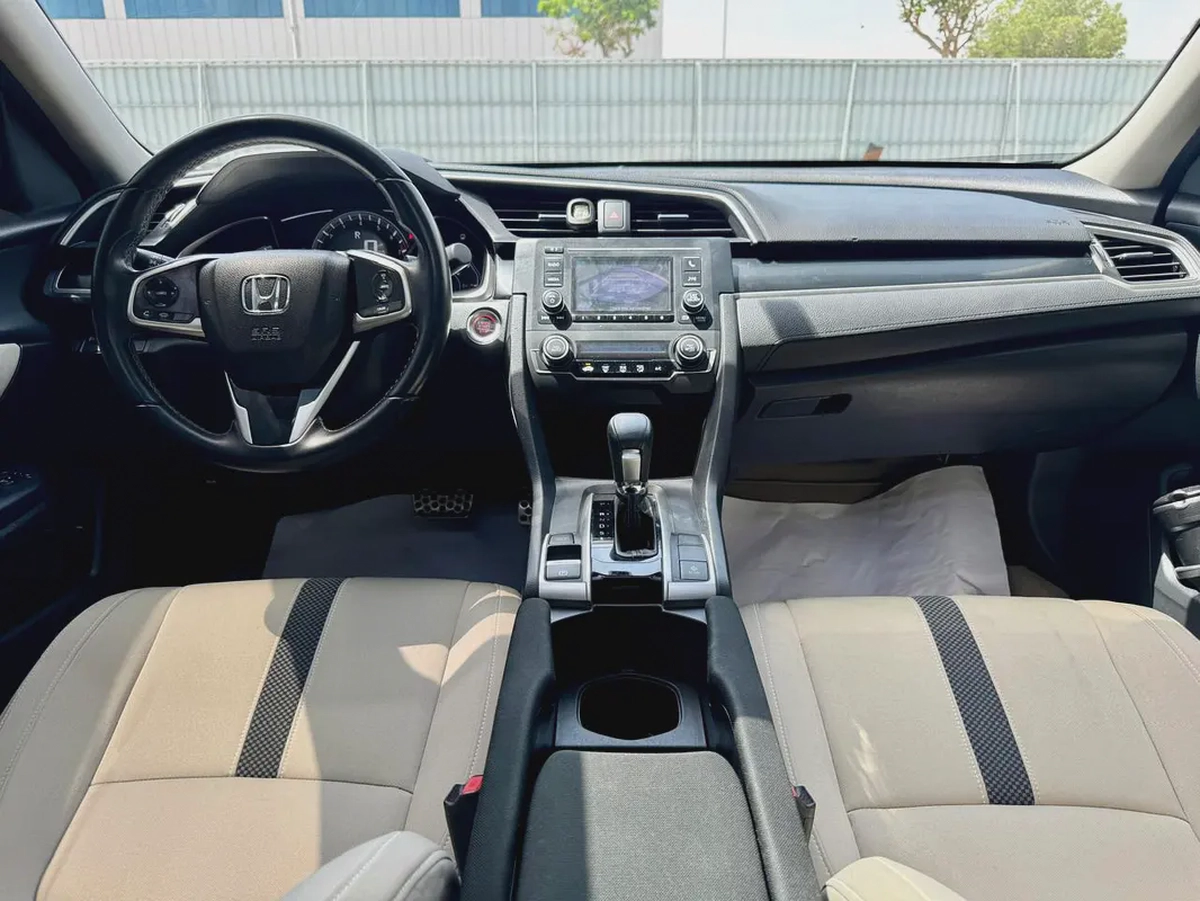 750-Monthly l GCC l Sunroof, Cruise, Camera l Agency Maintained