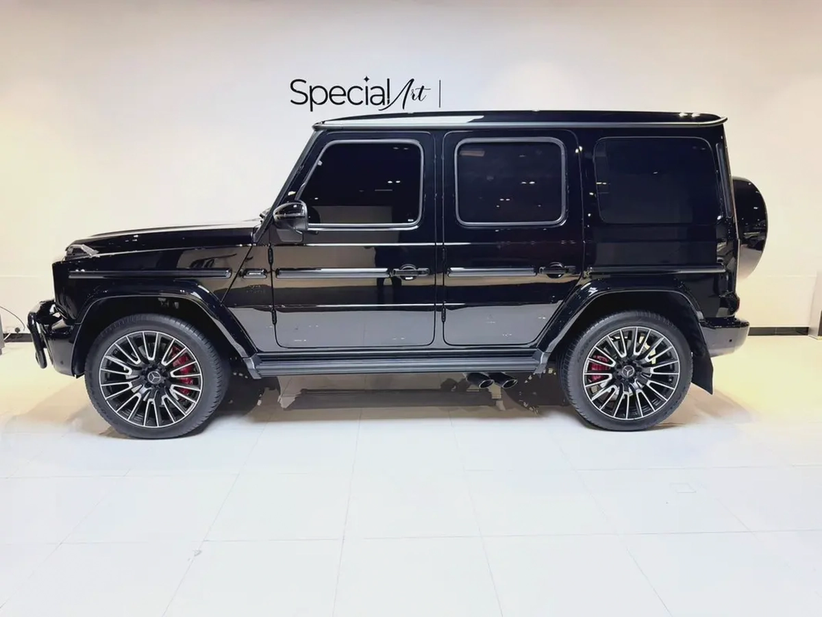 MERCEDES-BENZ G63 AMG V8 / 2025 / 5,600KMs ONLY / DOUBLE NIGHT PACKAGE-2-2