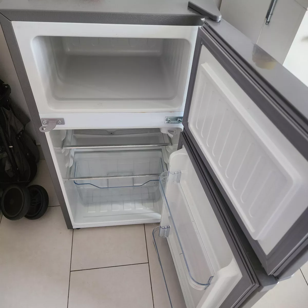 Nikai fridge