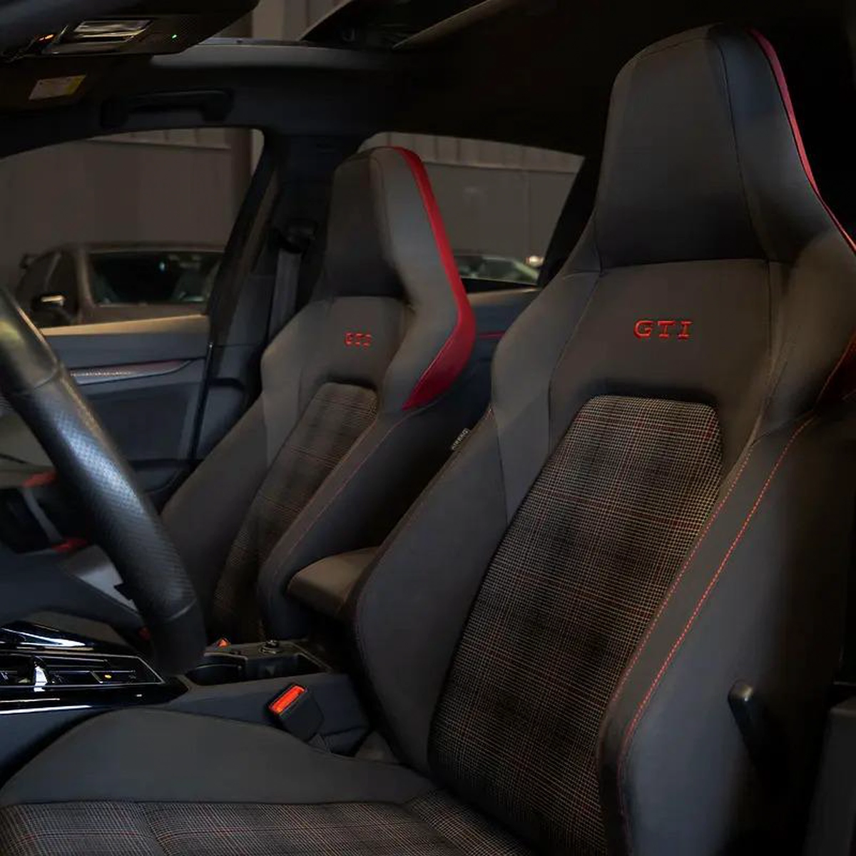 AED 2,107 pm • 0% Downpayment • VW Golf GTI • Agency Warranty-8-8
