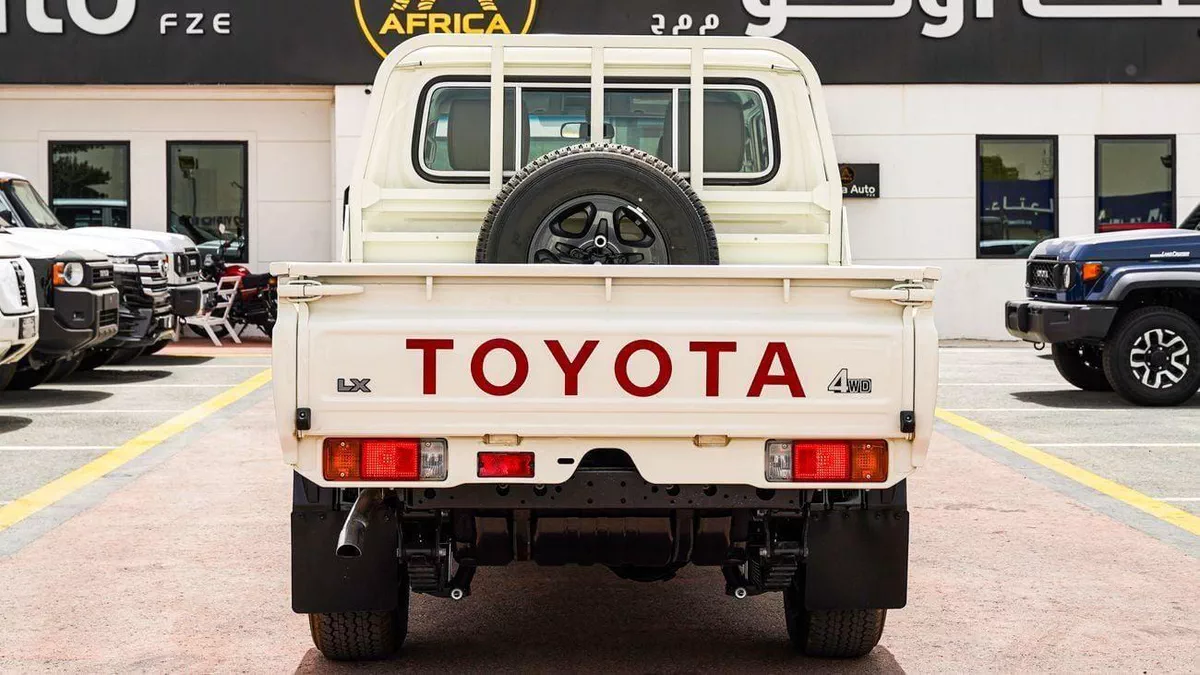 Toyota Land Cruiser Pick Up  DC 2.8L DIESEL MID AT 2026 EURO 5-12-0