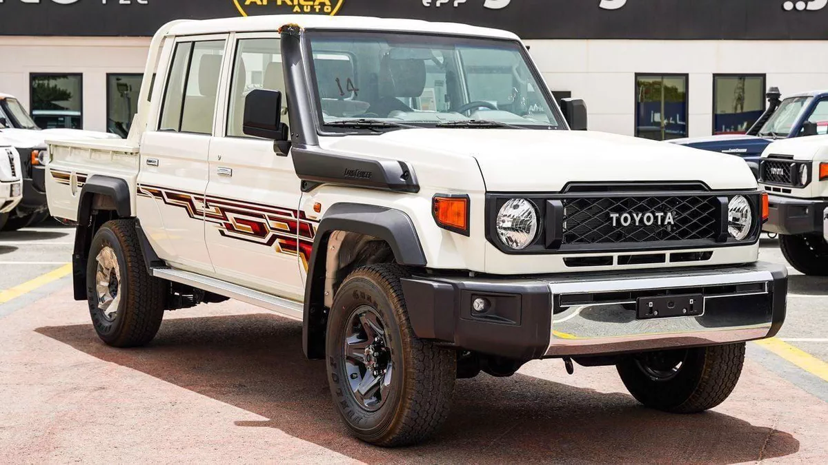 Toyota Land Cruiser Pick Up DC 2.8L DIESEL MID AT 2026 EURO 5