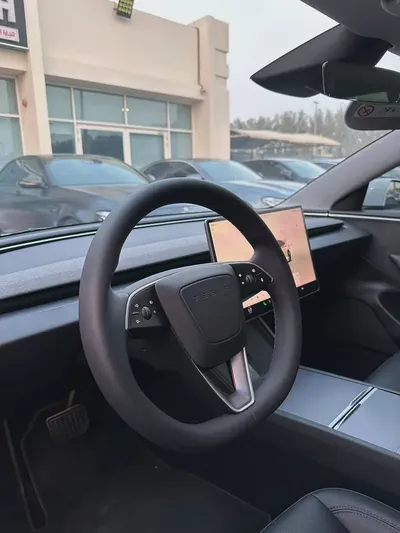 2025 Tesla Model 3 Long Range GCC Specs-5