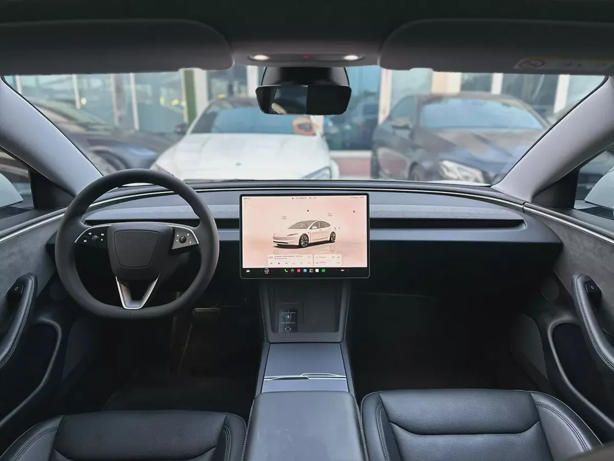 2025 Tesla Model 3 Long Range GCC Specs-4-4