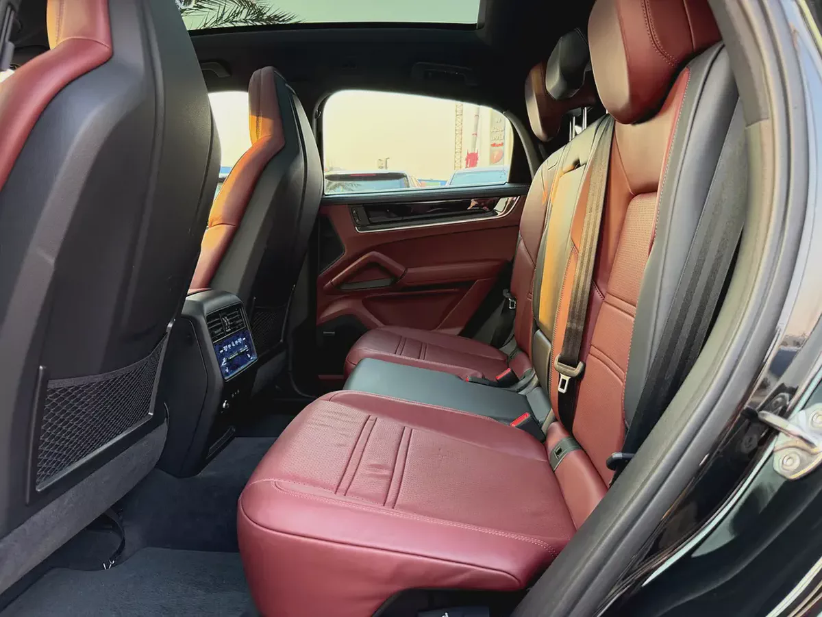 Porsche Cayenne Coupe 2026 | GCC Specs | Brand New Luxury SUV-11-11