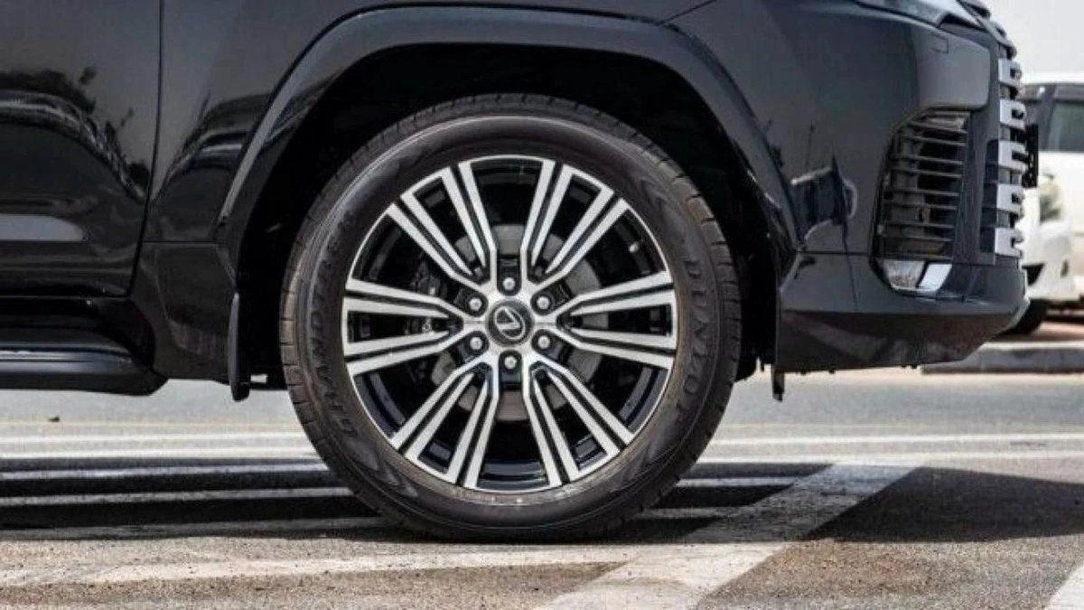 Lexus LX600-6-6