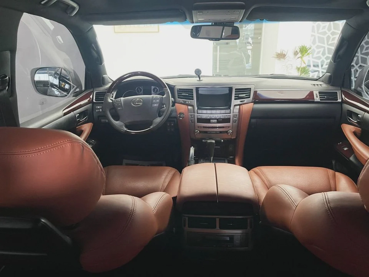 Lexus LX570 PLATINUM Prestige 5.7L