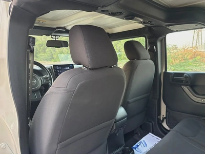 JEEP WRANGLER UNLIMITED SPORT—2018–GCC—FREE ACCIDENT—ORIGINAL PAINT—FULL SERVICE HISTORY—-9