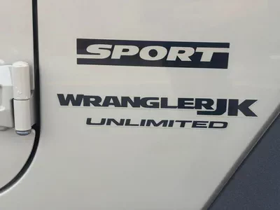 JEEP WRANGLER UNLIMITED SPORT—2018–GCC—FREE ACCIDENT—ORIGINAL PAINT—FULL SERVICE HISTORY—-8