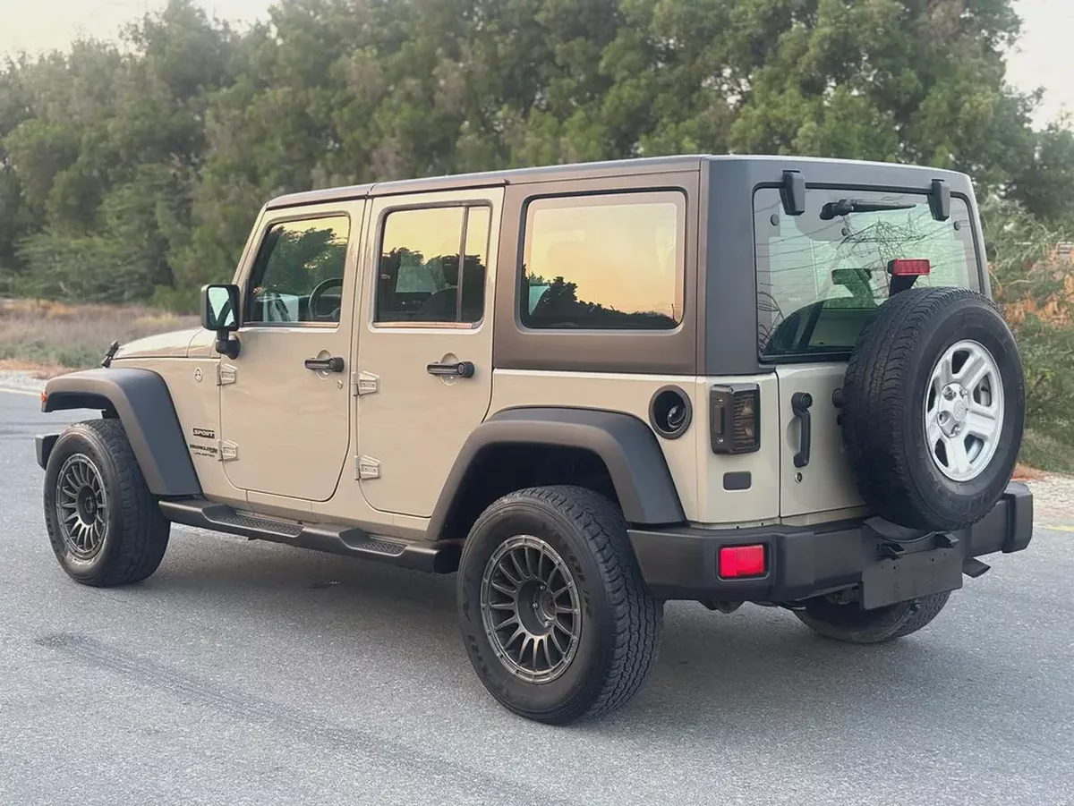 JEEP WRANGLER UNLIMITED SPORT—2018–GCC—FREE ACCIDENT—ORIGINAL PAINT—FULL SERVICE HISTORY—-5-5