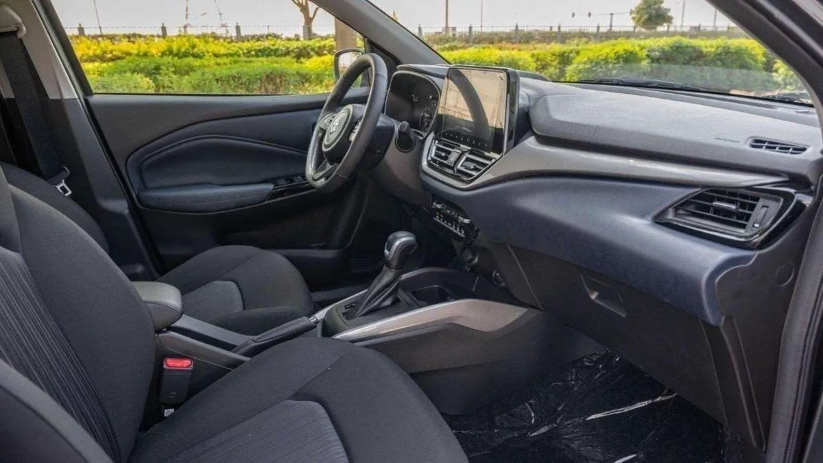 Suzuki Baleno GLX Suzuki Baleno 2025-13-0