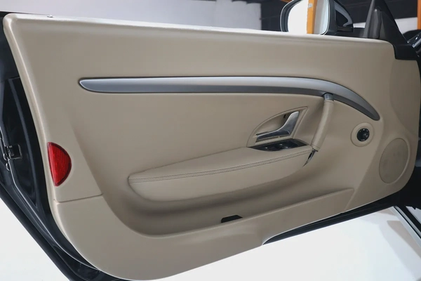Maserati GranCabrio Sport 2015 | GCC Specs | Low Mileage 20000KM-PRISTINE CONDITION