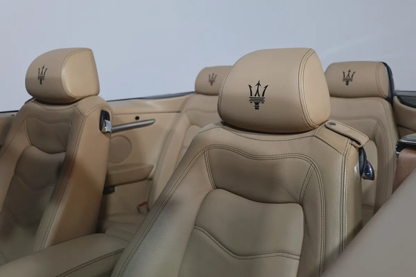 Maserati GranCabrio Sport 2015 | GCC Specs | Low Mileage 20000KM-PRISTINE CONDITION