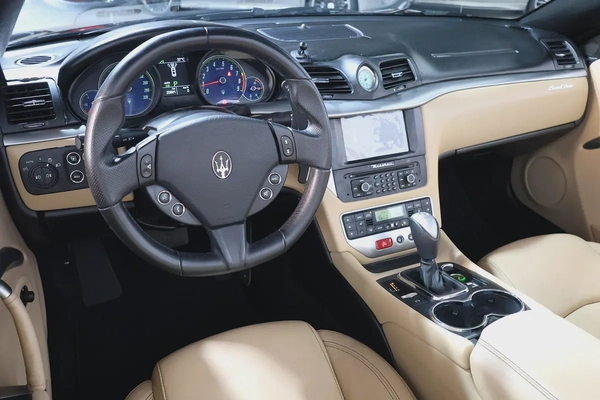 Maserati GranCabrio Sport 2015 | GCC Specs | Low Mileage 20000KM-PRISTINE CONDITION