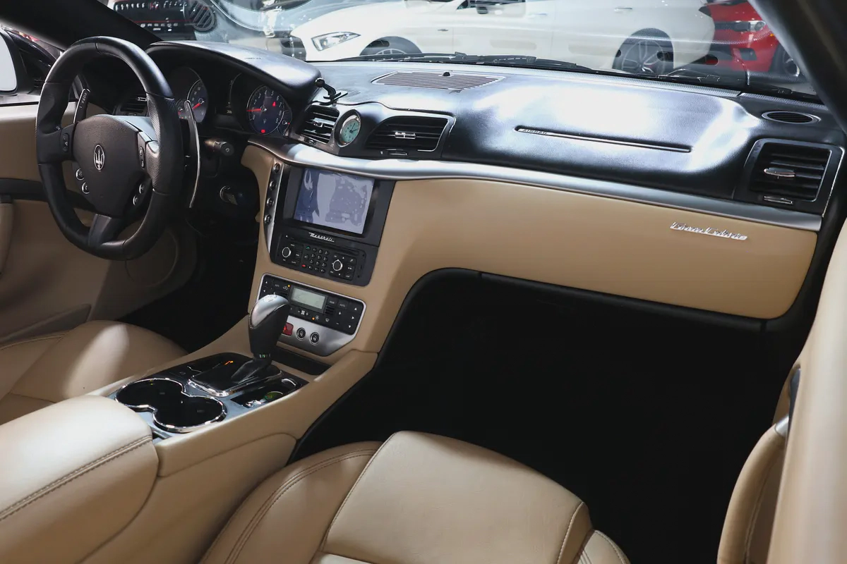 Maserati GranCabrio Sport 2015 | GCC Specs | Low Mileage 20000KM-PRISTINE CONDITION-15-15