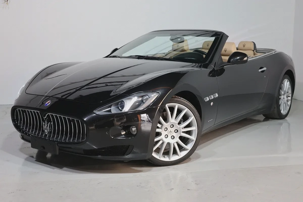 Maserati GranCabrio Sport 2015 | GCC Specs | Low Mileage 20000KM-PRISTINE CONDITION