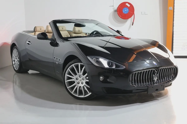 Maserati GranCabrio Sport 2015 | GCC Specs | Low Mileage 20000KM-PRISTINE CONDITION