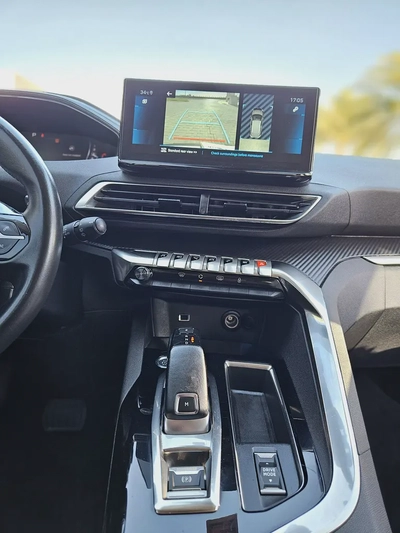 Peugeot 3008 Active 2022 GCC Specs - Low Mileage Mid Sized Compact SUV-12