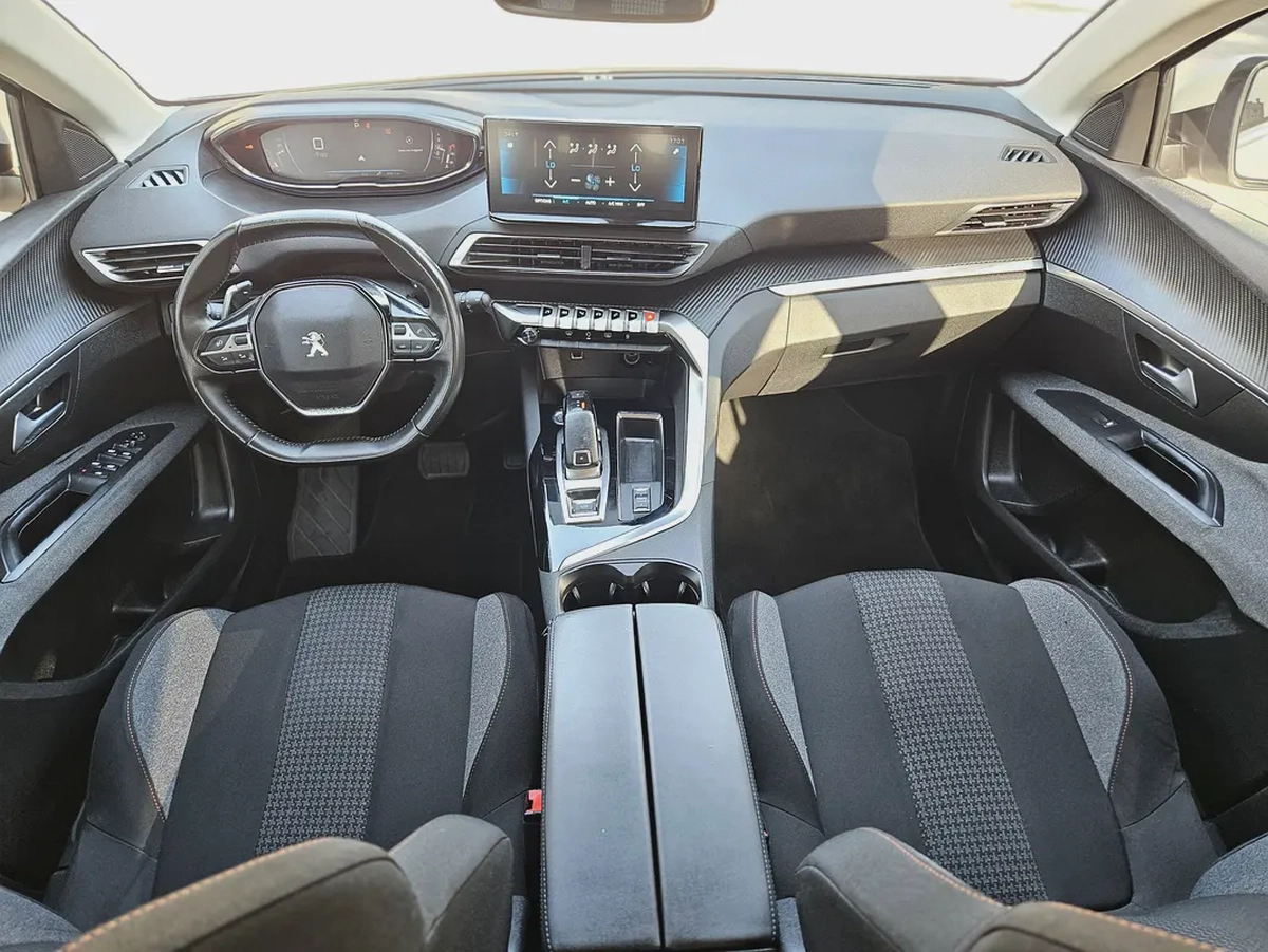 Peugeot 3008 Active 2022 GCC Specs - Low Mileage Mid Sized Compact SUV