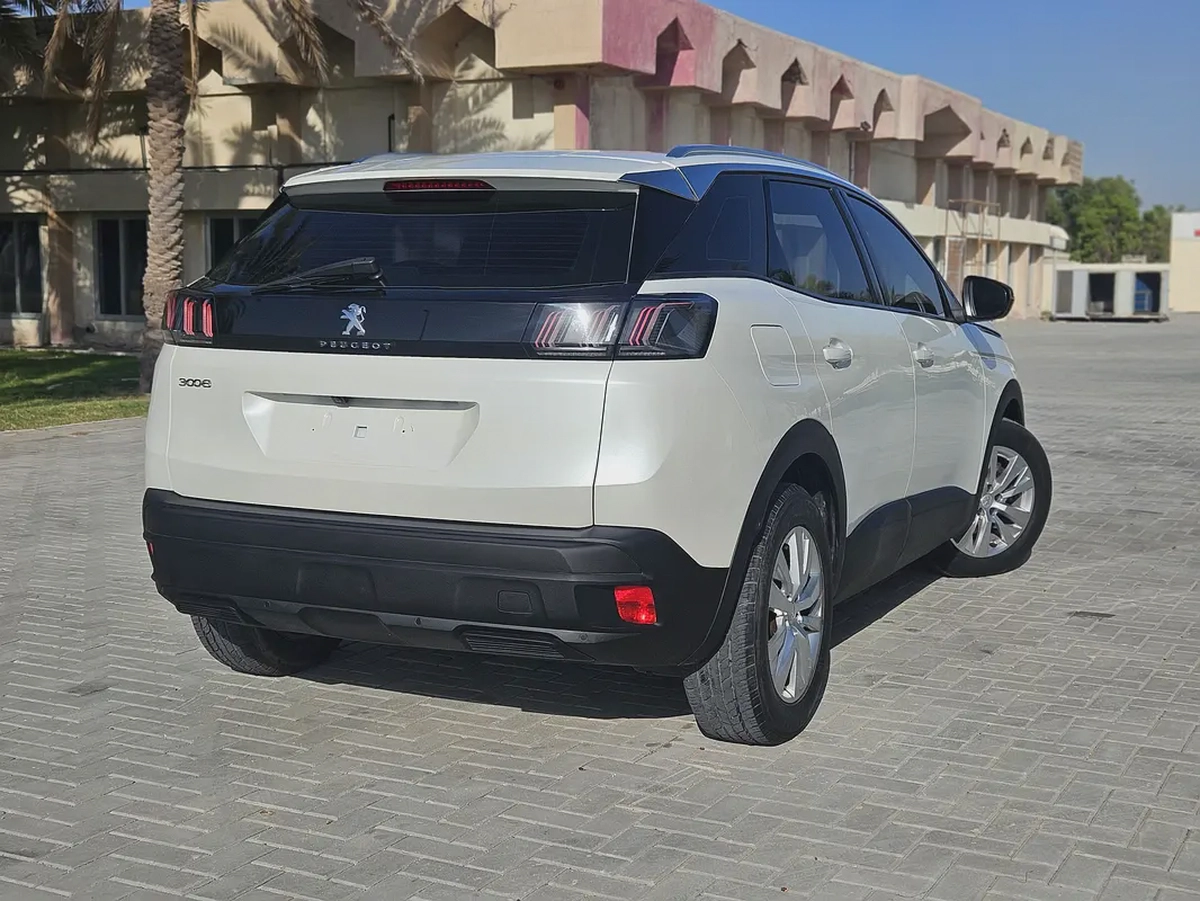 Peugeot 3008 Active 2022 GCC Specs - Low Mileage Mid Sized Compact SUV