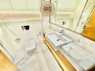 Brand new studio •• kitchen appliances •• prime location-5