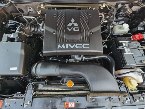 MITSUBISHI PAJERO 2020 V6 3.8L SIGNATURE EDITION GCC IN EXCELLENT CONDITION