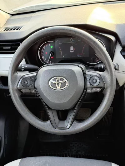 Toyota RAV4 XLE-9