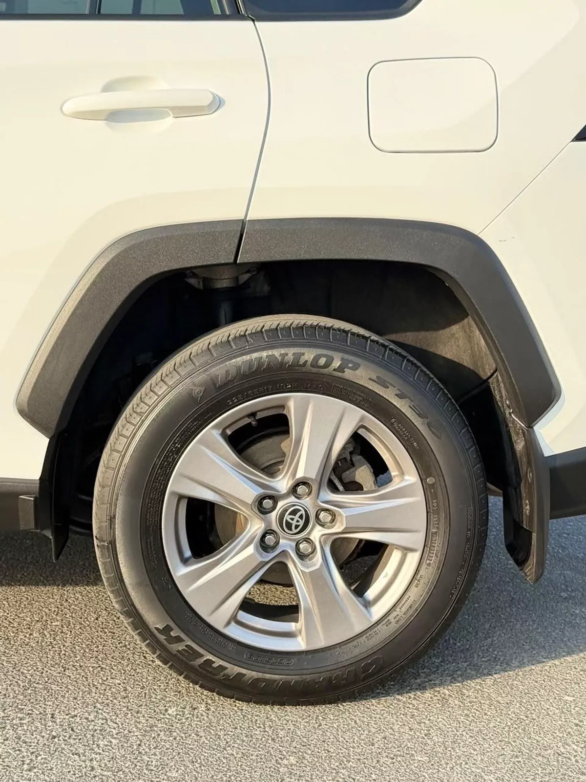 Toyota RAV4 XLE-12-0