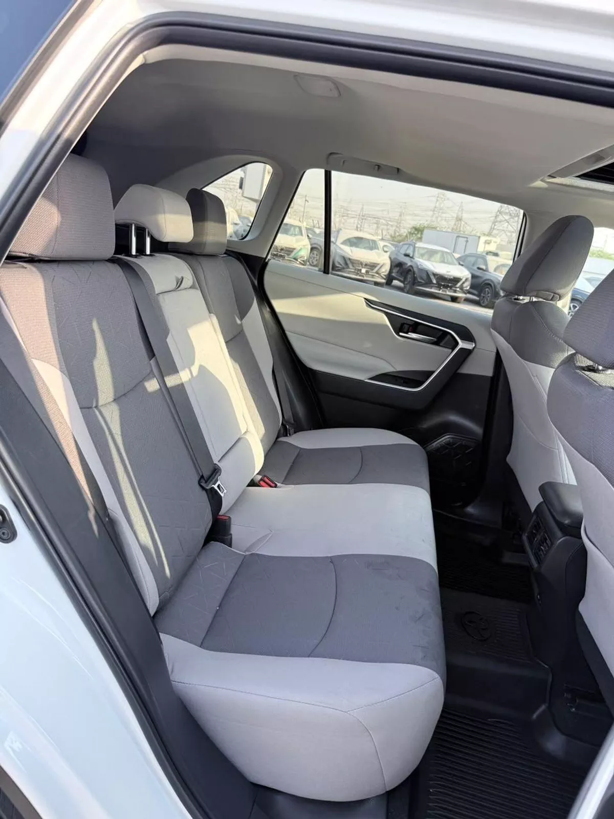 Toyota RAV4 XLE-14-0