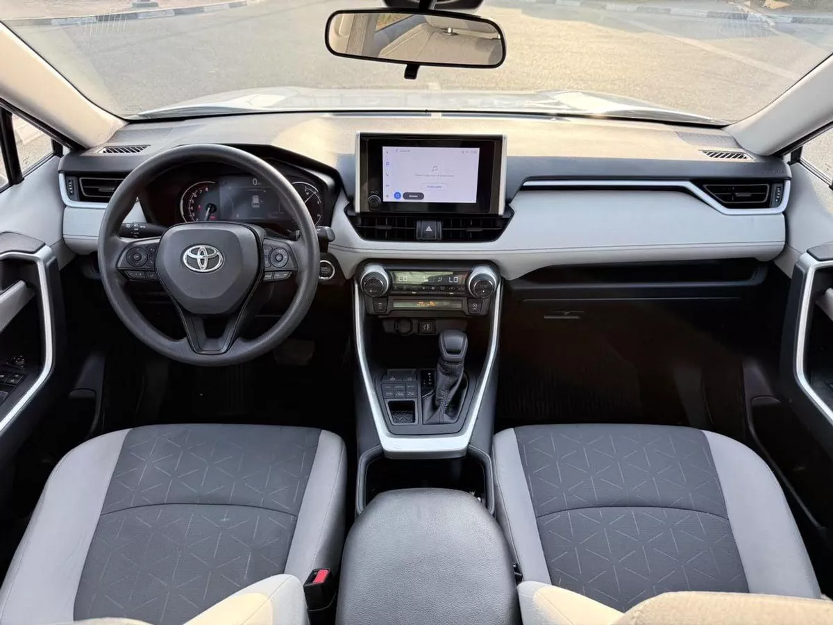 Toyota RAV4 XLE-5-0