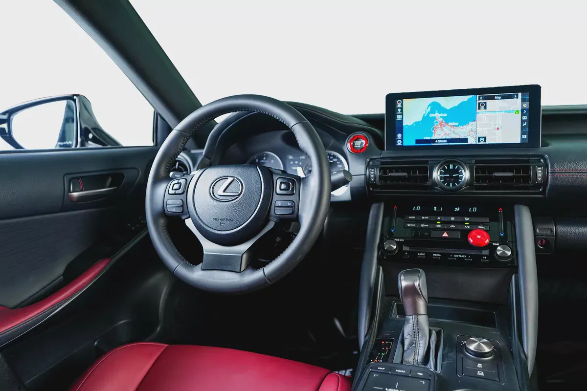 Lexus IS 300 Premier-GCC- warranty and Service package valid till November 2029-11-11