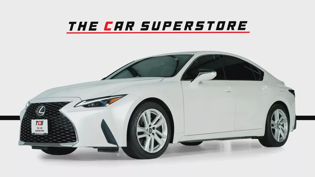 Lexus IS 300 Premier-GCC- warranty and Service package valid till November 2029-3-3