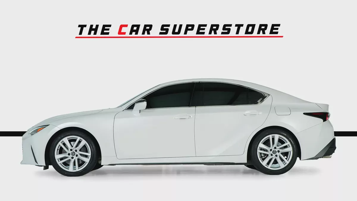 Lexus IS 300 Premier-GCC- warranty and Service package valid till November 2029-4-4