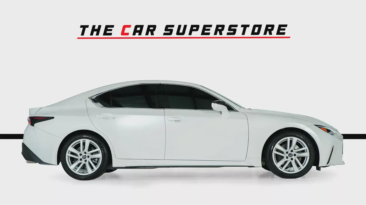 Lexus IS 300 Premier-GCC- warranty and Service package valid till November 2029-8-8