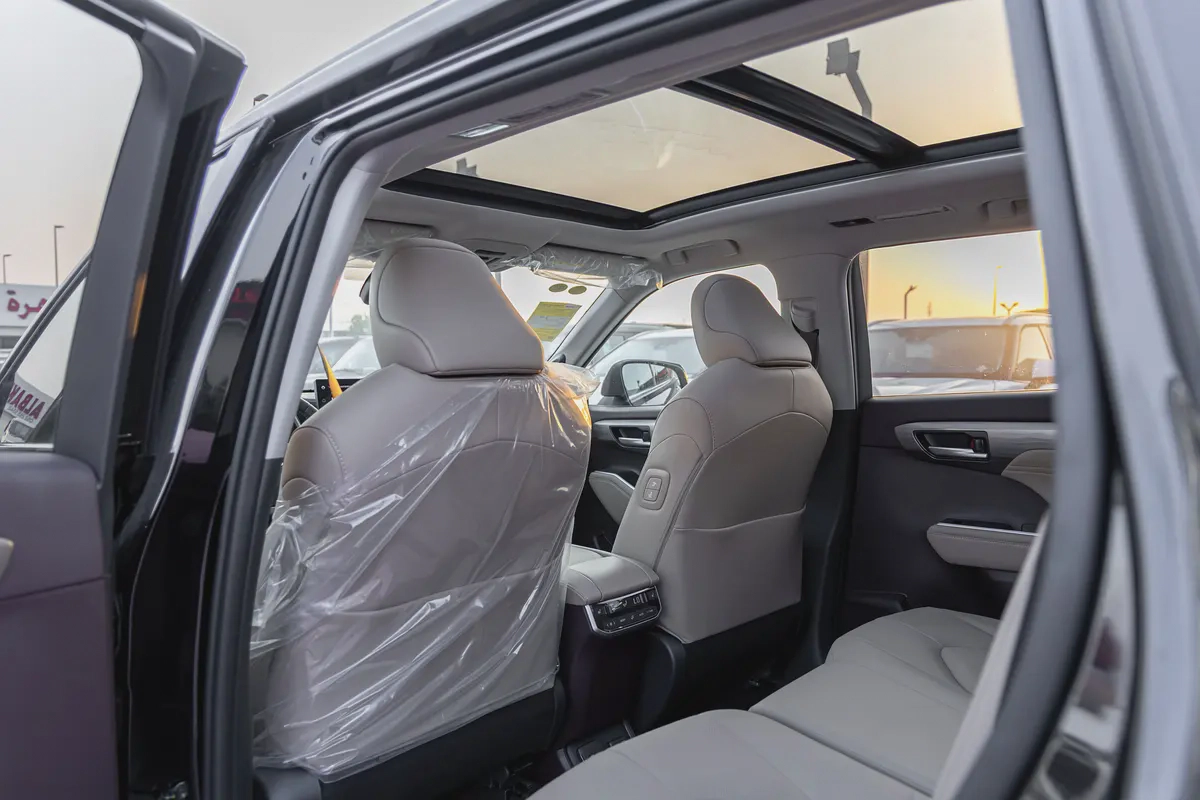 Toyota Highlander Limited E-FOUR | 2026 | Chinese Specs | 2.5L HEV | AWD | Black | export-10-10