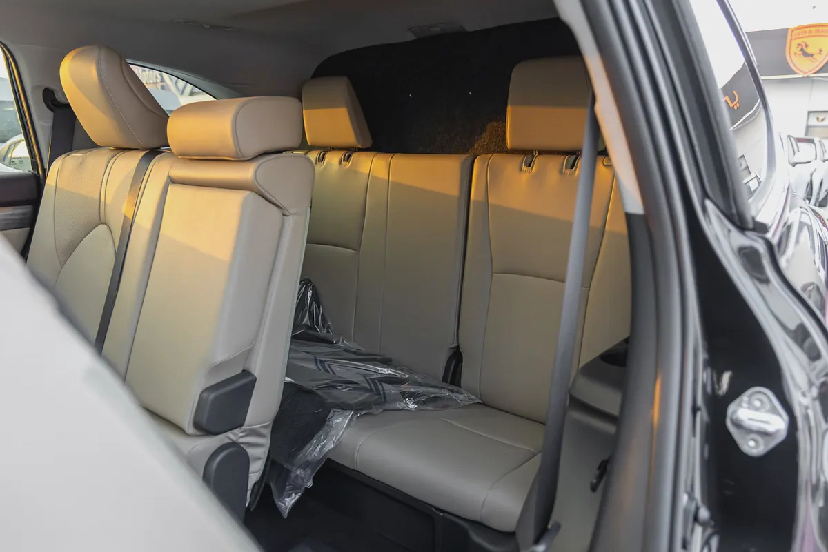 Toyota Highlander Limited E-FOUR | 2026 | Chinese Specs | 2.5L HEV | AWD | Black | export-12-12