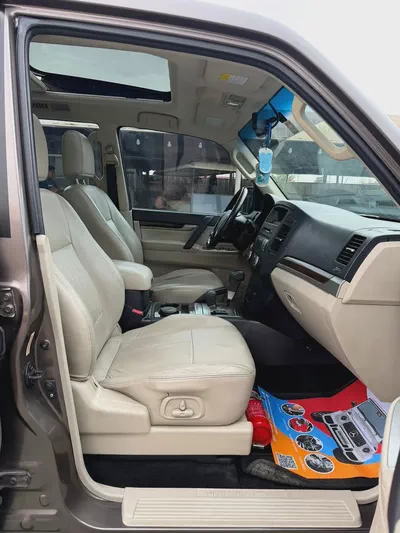 Mitsubishi Pajero GLS 2010 - GCC Specs - Reliable SUV-6