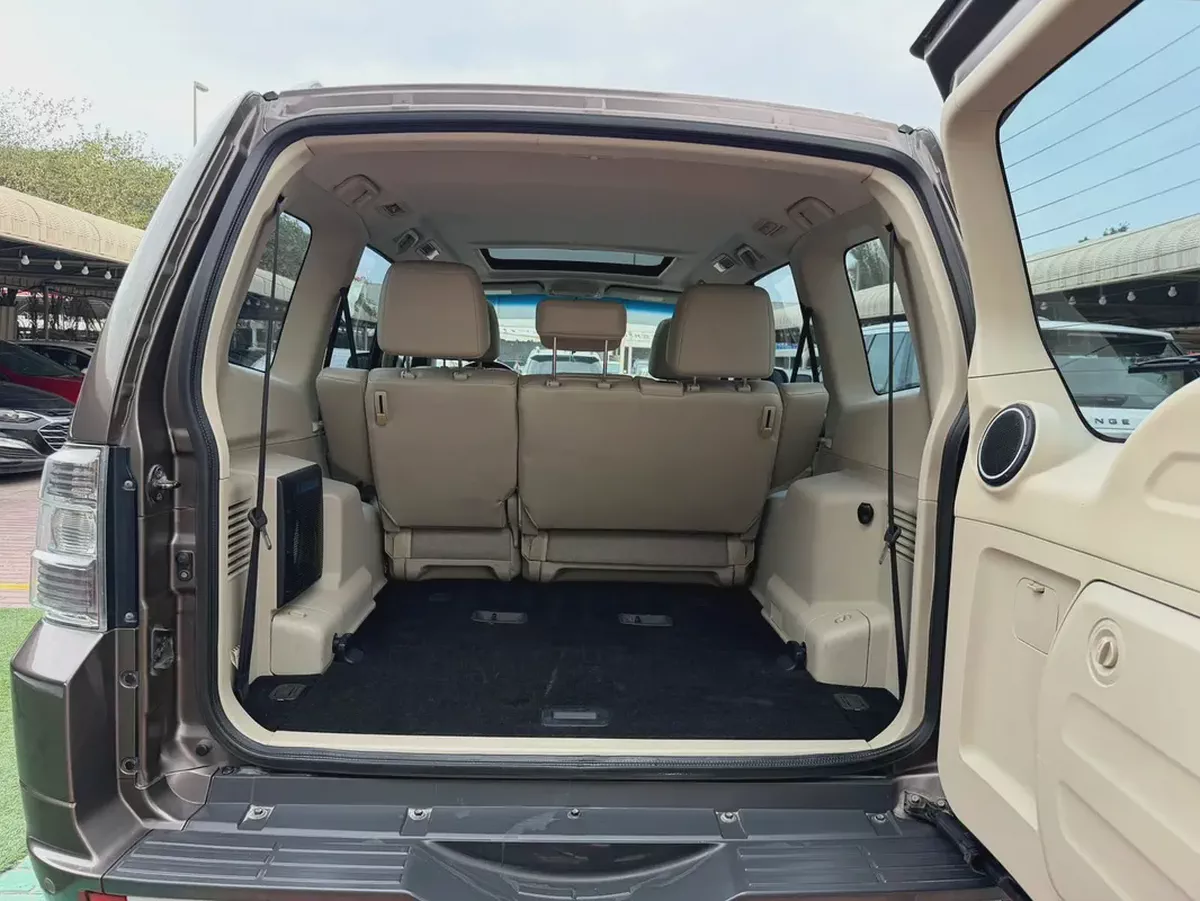Mitsubishi Pajero GLS 2010 - GCC Specs - Reliable SUV-9-9
