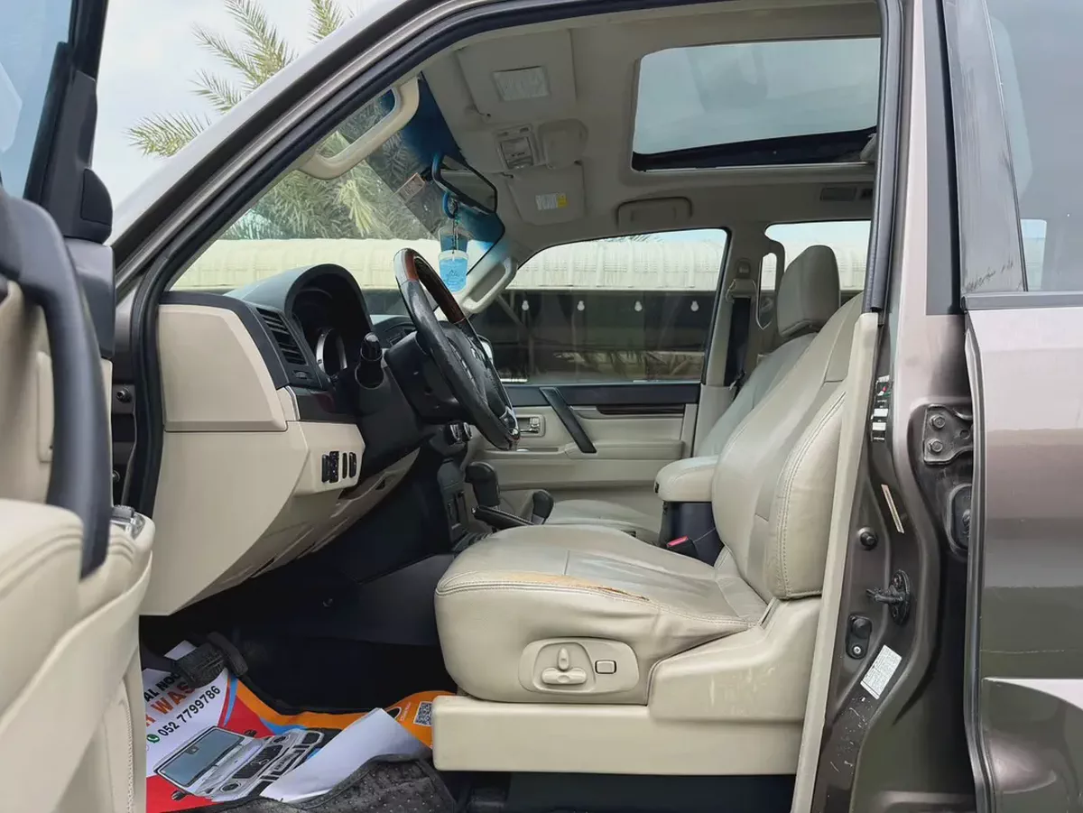 Mitsubishi Pajero GLS 2010 - GCC Specs - Reliable SUV-5-5
