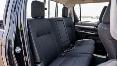Toyota Hilux  2.4L SR5 full optin export only-6