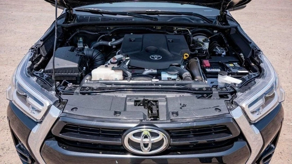 Toyota Hilux  2.4L SR5 full optin export only